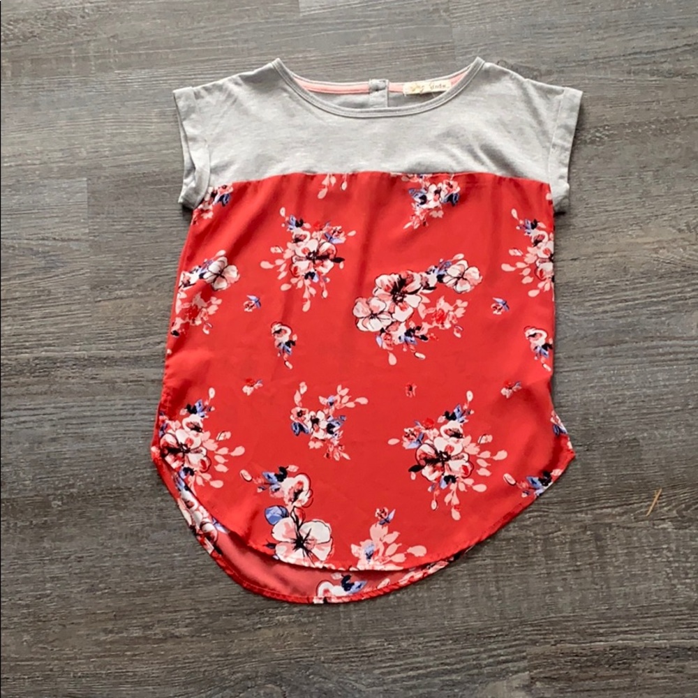 Short sleeve womens extra small grey and red